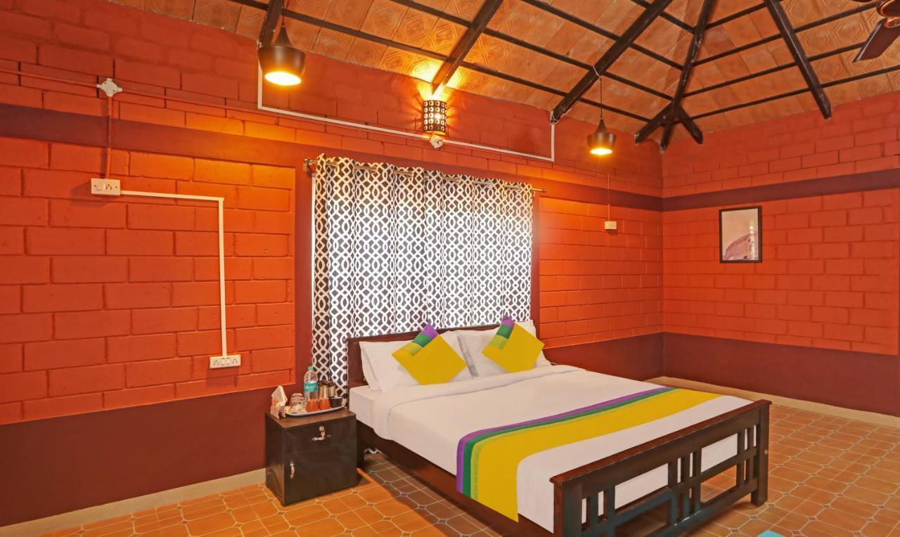 Hotel Allaranda Homestay Madikeri Exteriör bild